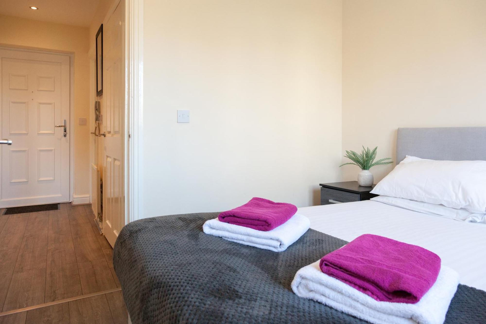 Pinfold Court Apartments Knowsley Exterior photo